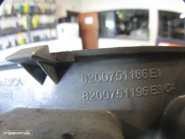 Grelha Friso 8200751184 8200751191 8200751186 8200751196 8200751189 8200751198 DACIA  LOGAN 1 MCV 2008 1.5DCI 85CV 5P CINZA ESCURO MEIO  GRE CENTRAL - 4