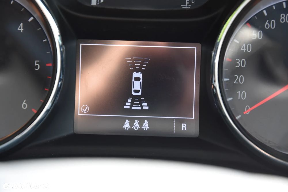 Opel Astra 1.5 D Start/Stop Automatik Business Edition - 17