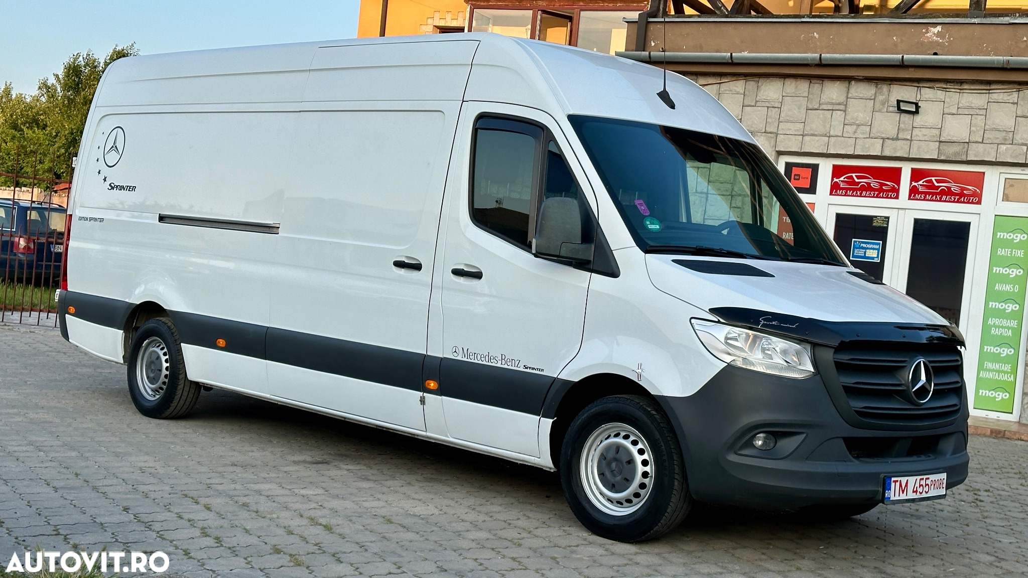 Mercedes-Benz Sprinter - 2