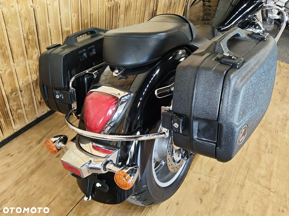 Suzuki Intruder - 14