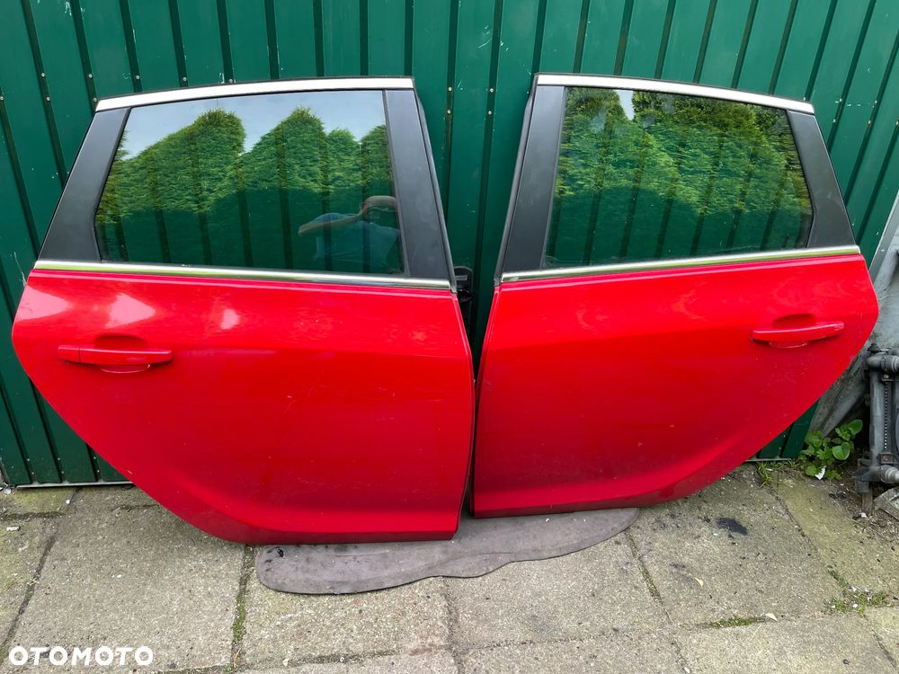 OPEL ASTRA IV J DRZWI PRAWE LEWE przód tył hb 5d kompletne Z50B bez rdzy