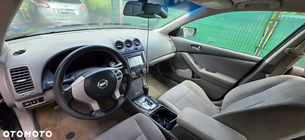 Nissan Altima - 7