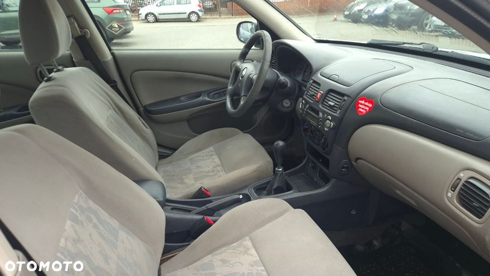 Nissan Almera - 8