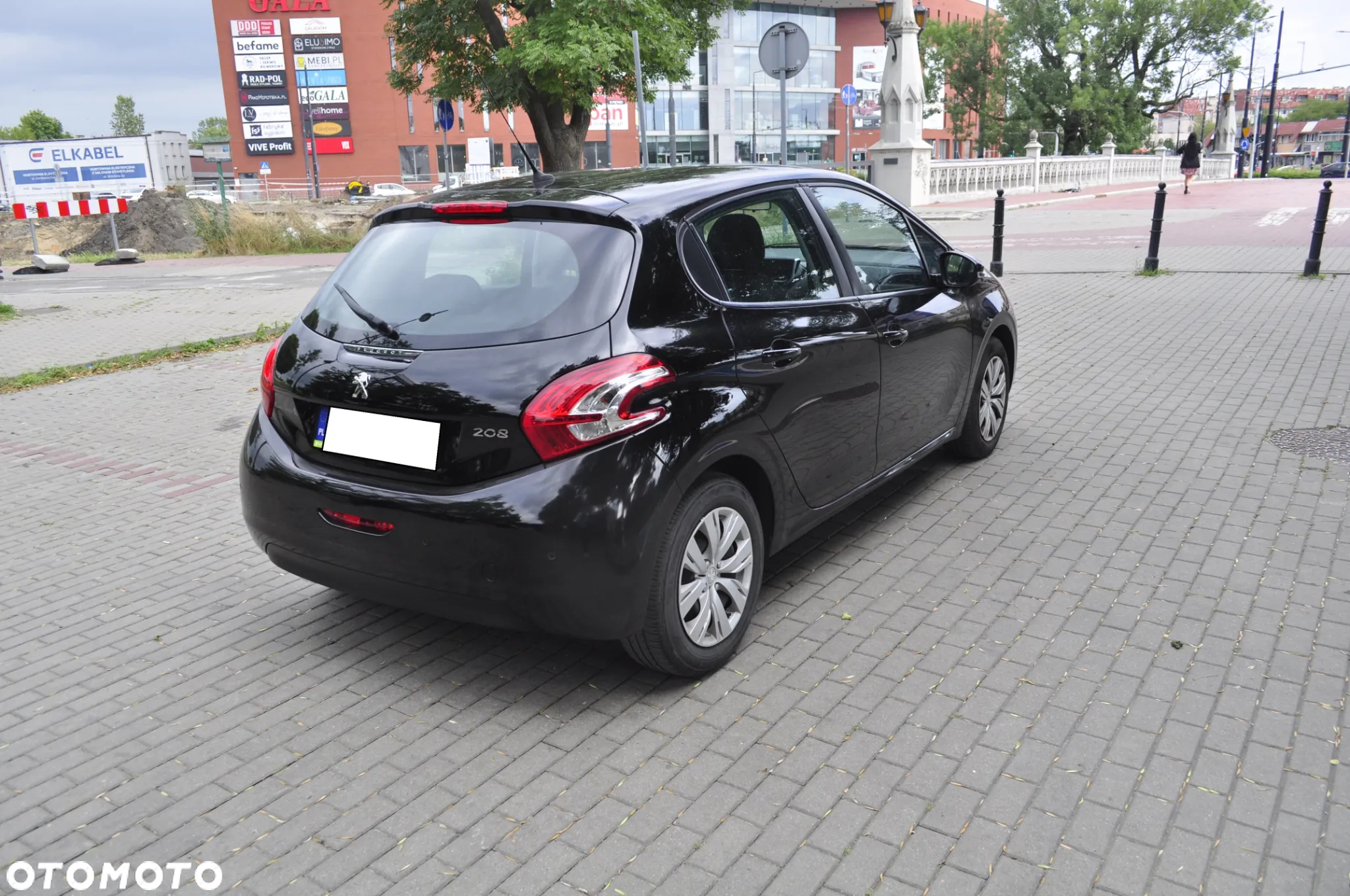 Peugeot 208 - 4