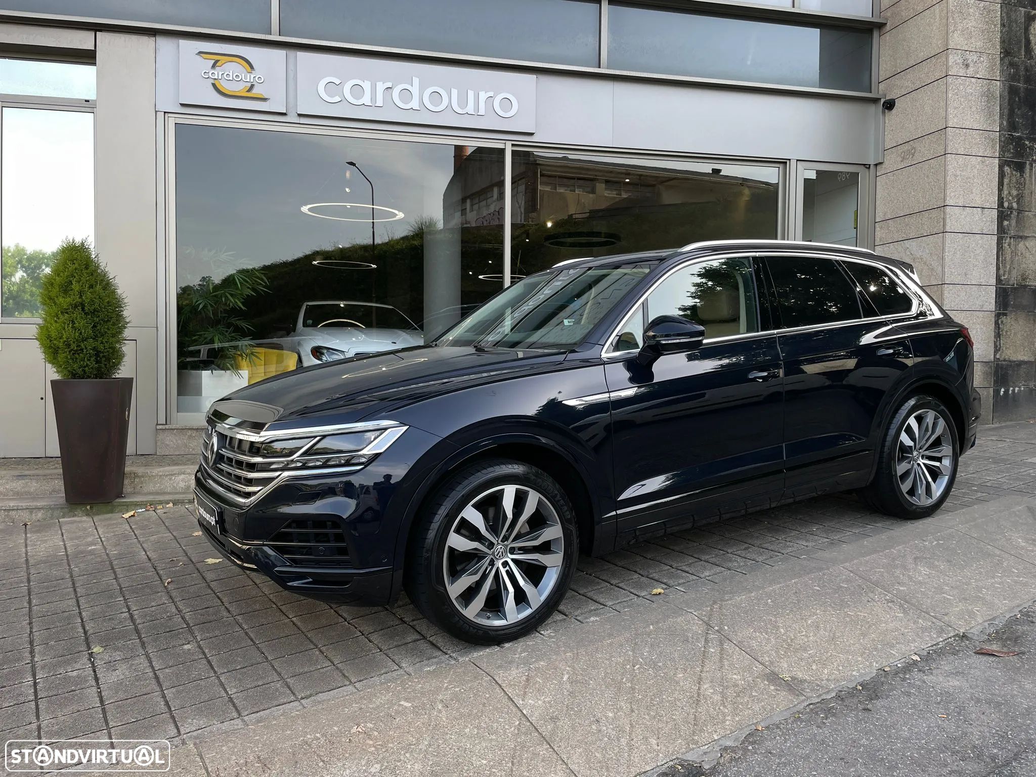 VW Touareg 3.0 TDI V6 Elegance Plus - 1