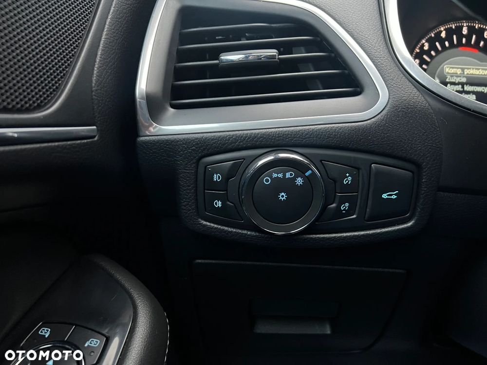 Ford S-Max ver-2-0-tdci-4wd-titanium-powershift - 38