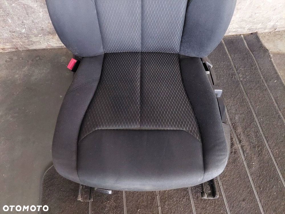 FOTEL LEWY PRZÓD BMW F30 - 3