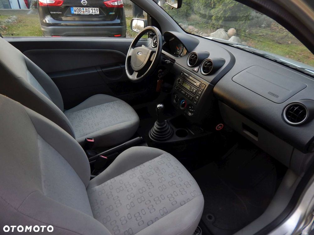 Ford Fiesta 1.25 Trend - 16