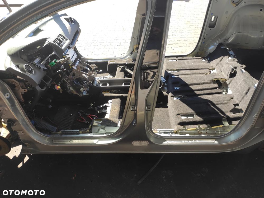 Pas Tylny Wzmocnienie Wnęka Pod Koło Wanna Opel Meriva B - 9