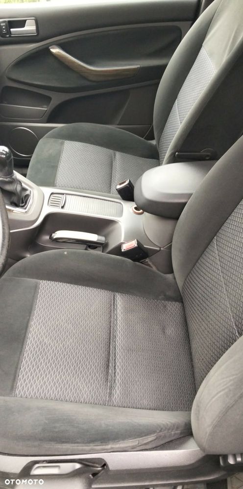 Ford Focus 1.6 TDCi DPF Ghia - 6