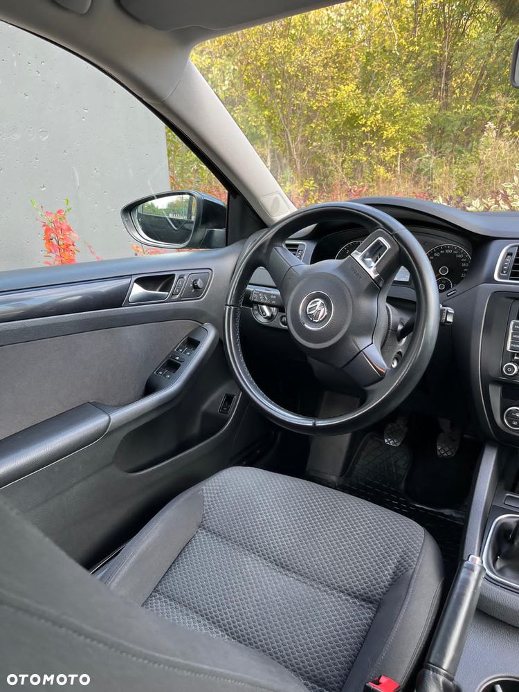 Volkswagen Jetta 1.6 TDI Comfortline - 2