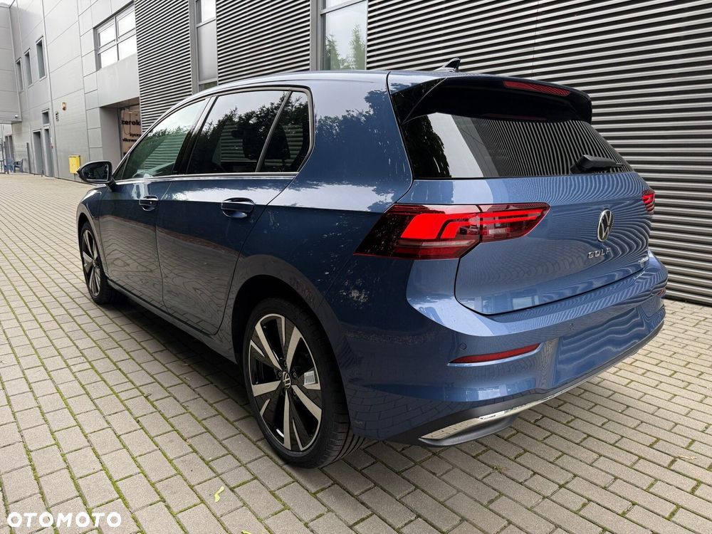 Volkswagen Golf - 6