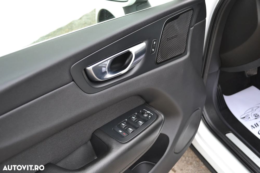 Volvo XC 60 B4 D AWD Geartronic Momentum Pro - 7