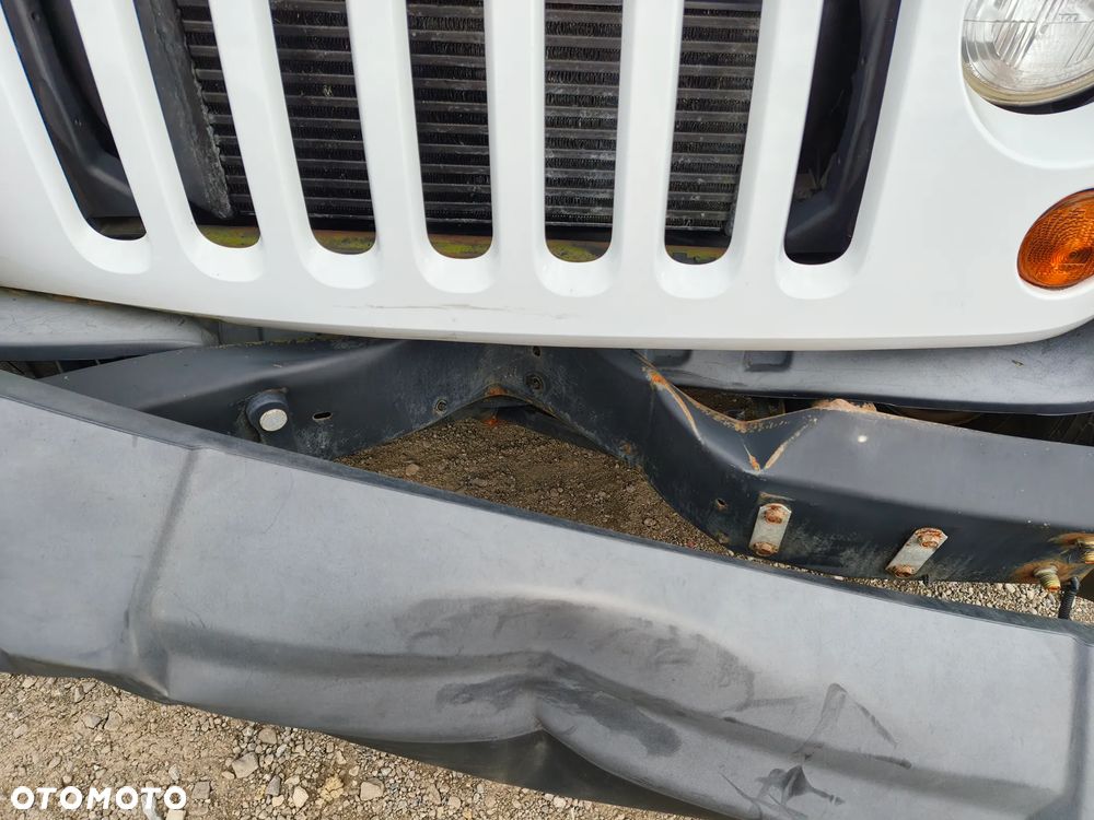 Jeep Wrangler Unlimited 2.8 CRD DPF Sport - 19