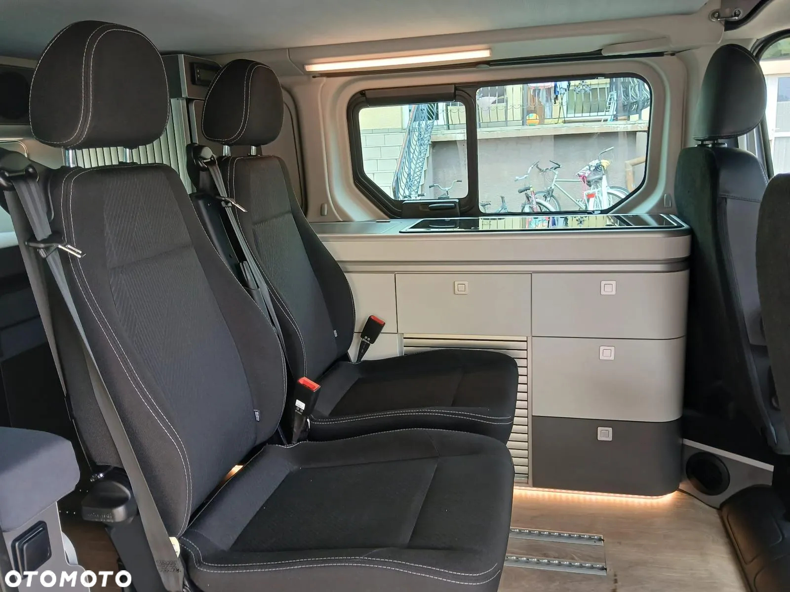 Nissan NV300 - 12