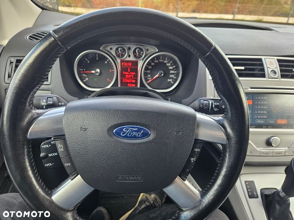 Ford Kuga - 39