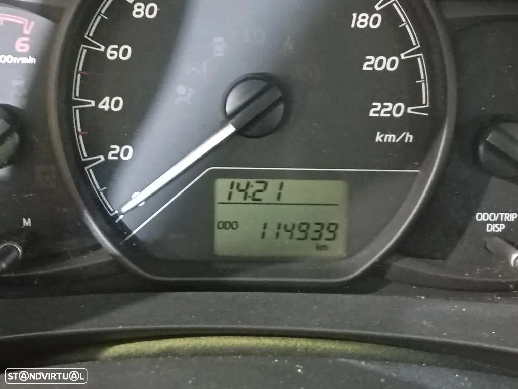 Toyota Yaris 1.4 D-4D ACtive+AC - 8