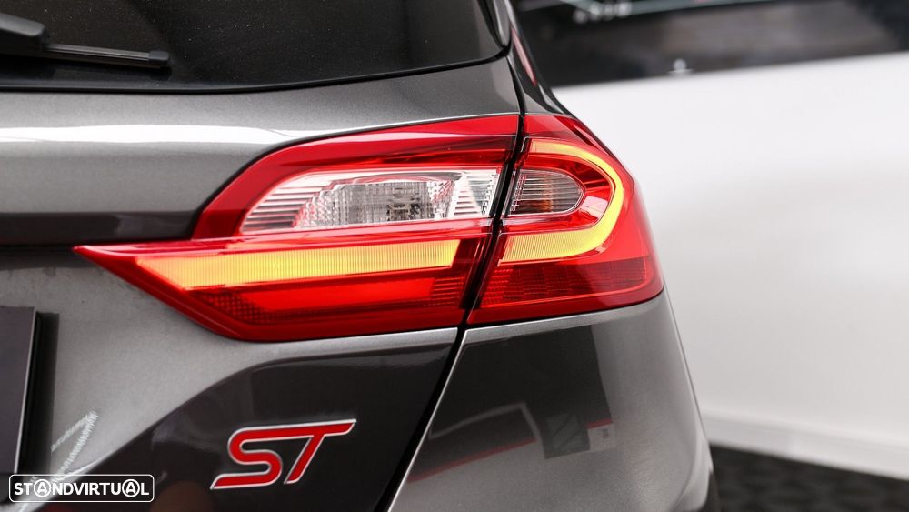 Ford Fiesta 1.5 EcoBoost S&S ST X - 29