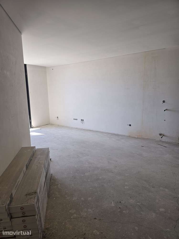 Apartamento T2 novo com suíte, 2 varandas e garagem - Barcelos - Grande imagem: 5/11