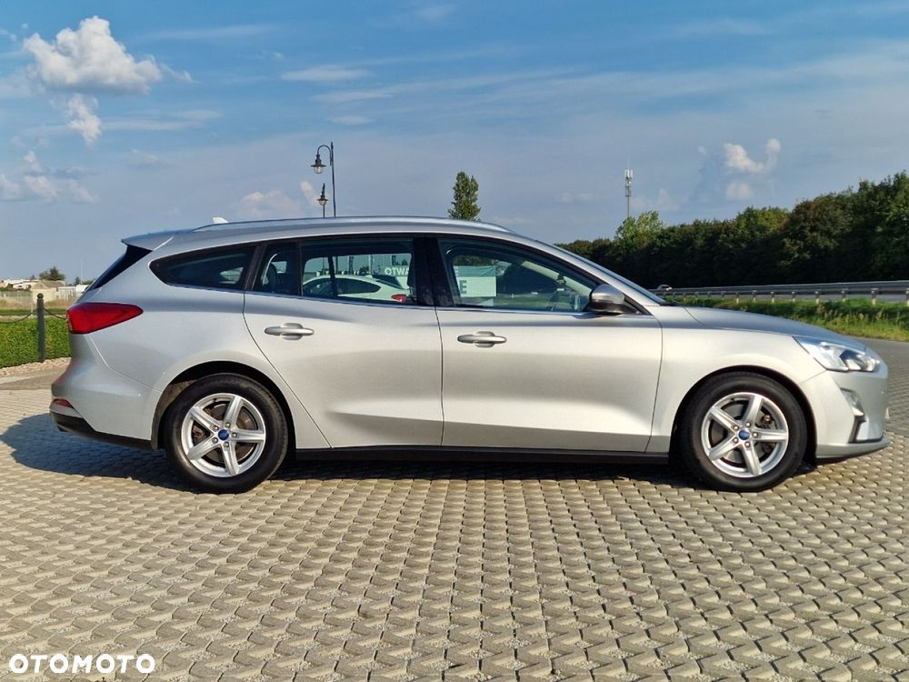 Ford Focus SW - 8