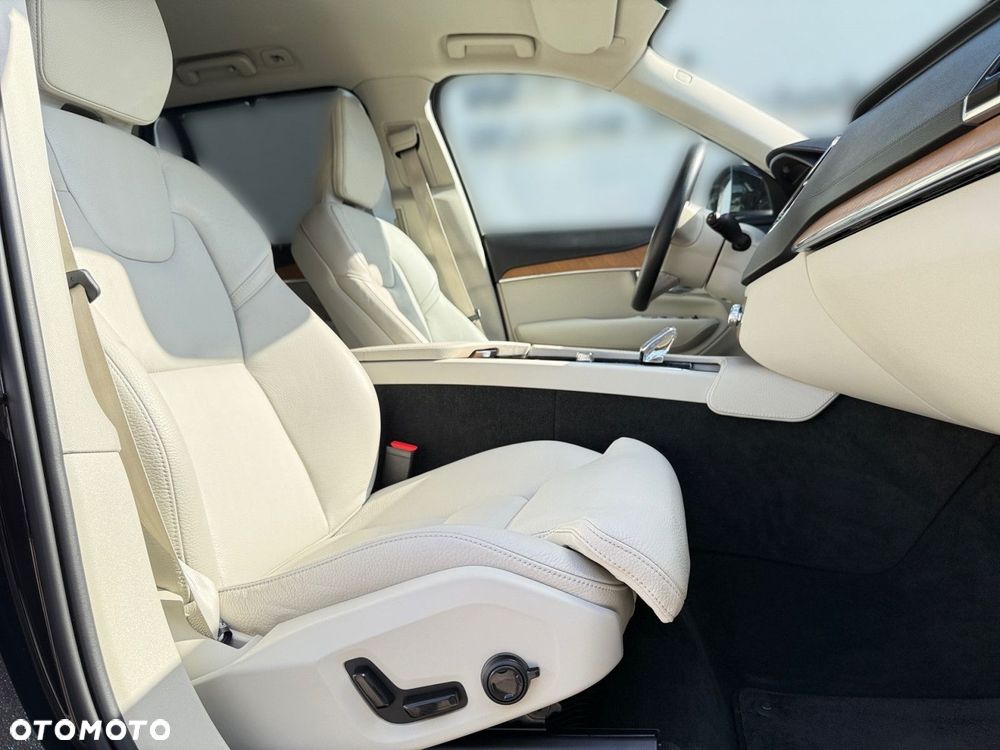Volvo XC 90 - 24