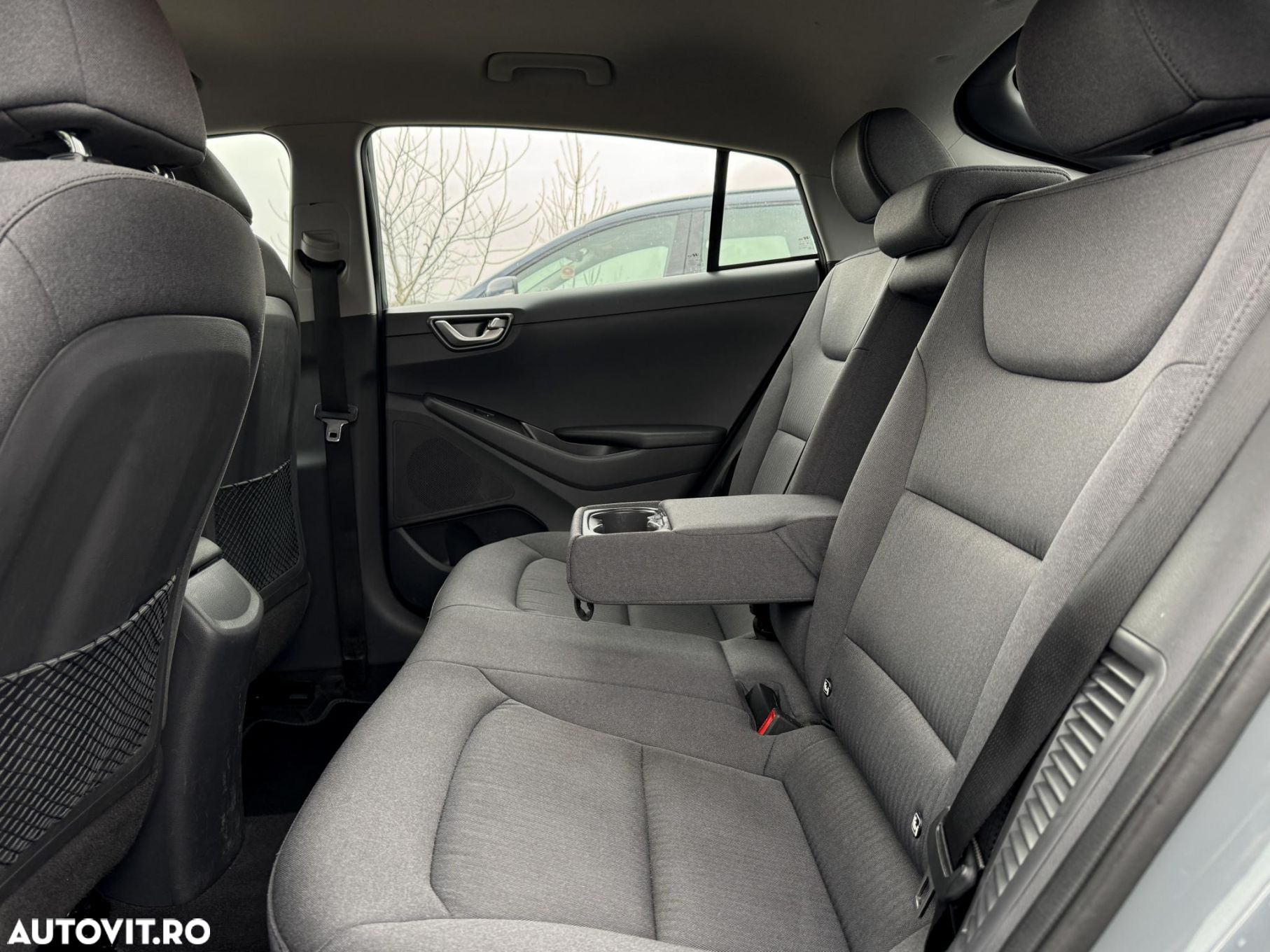 Hyundai IONIQ - 19