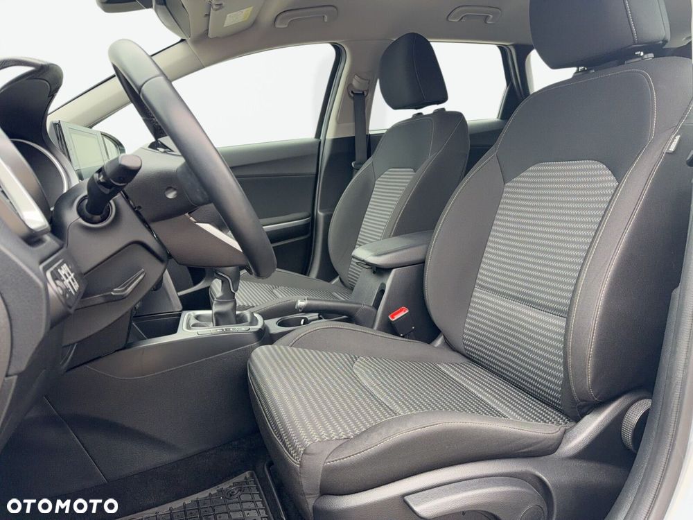 Kia Ceed - 11
