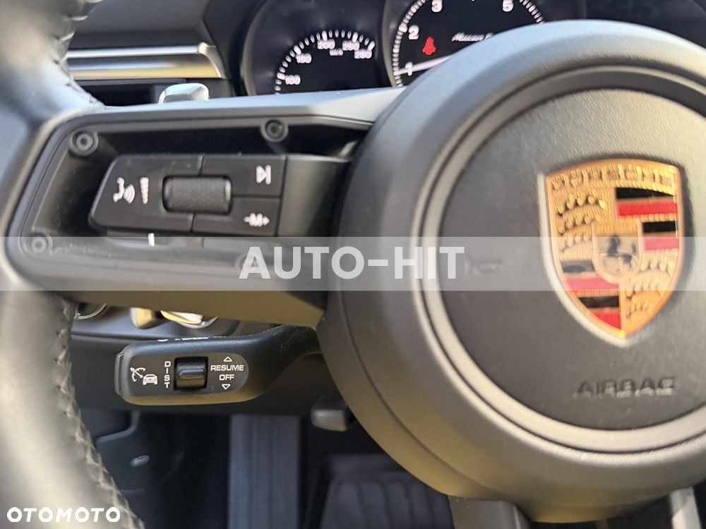 Porsche Macan T - 24