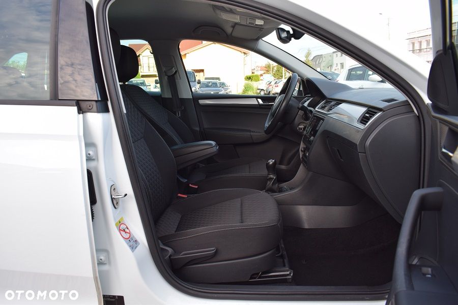 Skoda RAPID Spb 1.0 TSI Drive - 12