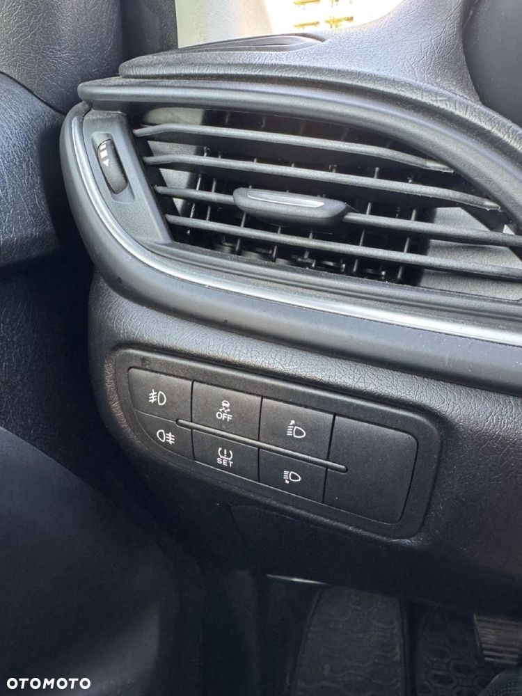 Fiat Tipo 1.4 T-Jet 16v Lounge EU6d - 11