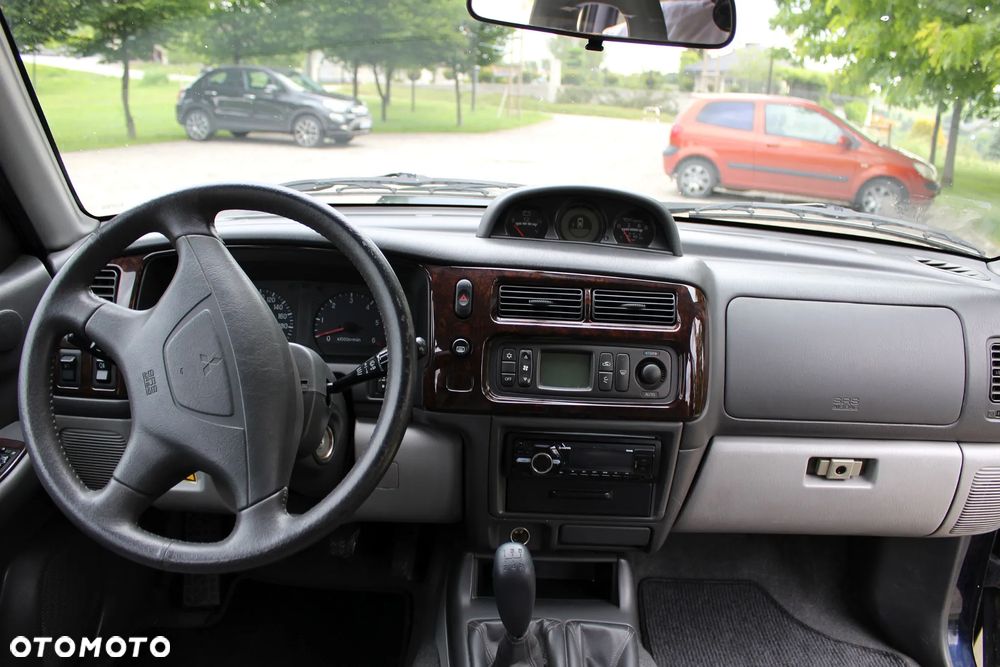 Mitsubishi Pajero Sport 2.5 TD Classic - 21