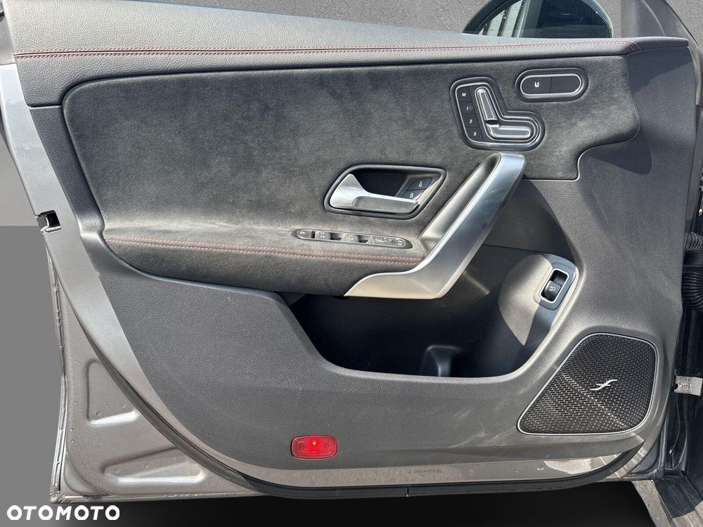 Mercedes-Benz CLA - 17