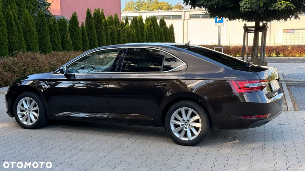 Skoda Superb 2.0 TDI Style - 27