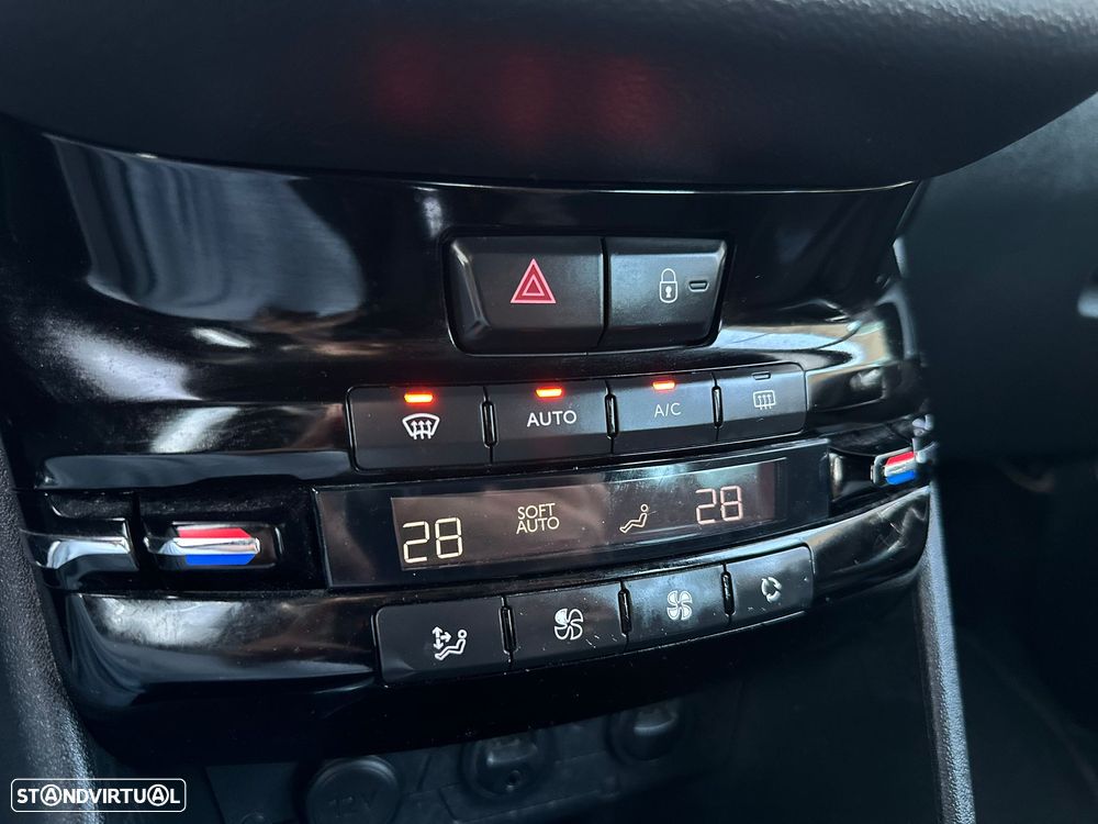 Peugeot 208 e-HDi 92 Stop&Start Style - 22