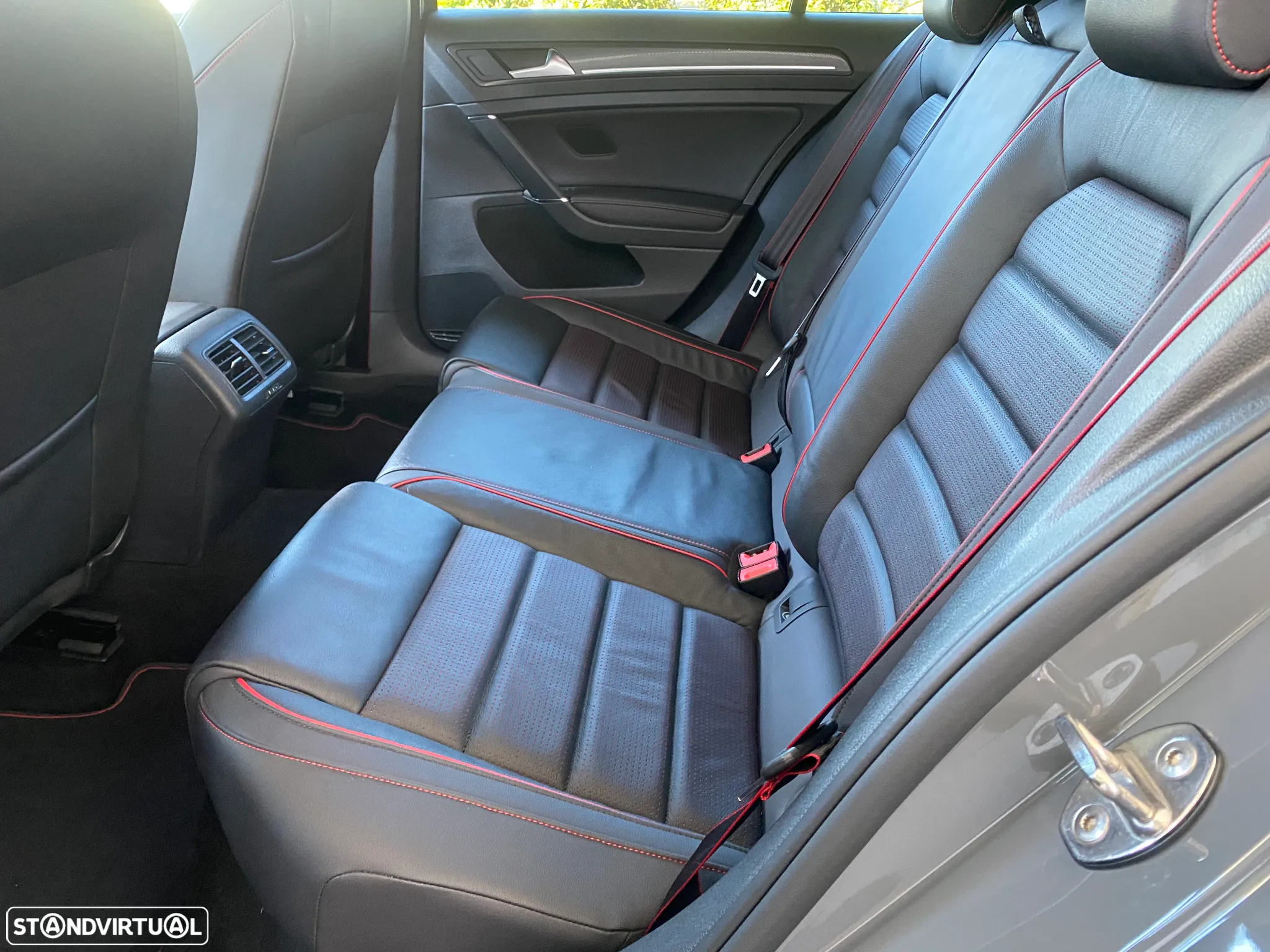 VW Golf 2.0 TSI GTi TCR DSG - 22