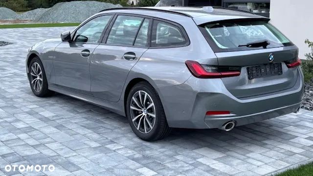 BMW Seria 3 330i xDrive - 3
