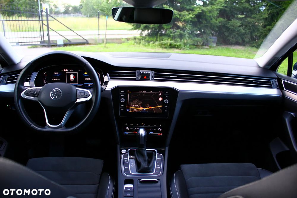 Volkswagen Passat 2.0 TDI SCR DSG Elegance - 38