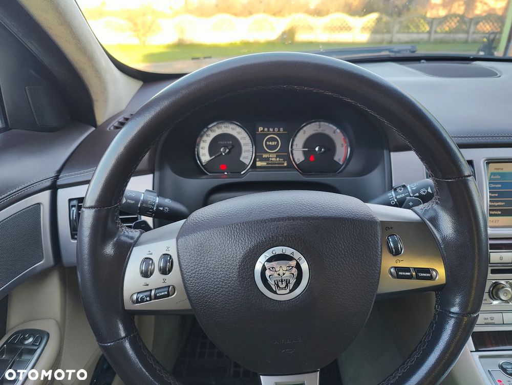 Jaguar XF 3.0 V6 Diesel Premium Luxury - 8