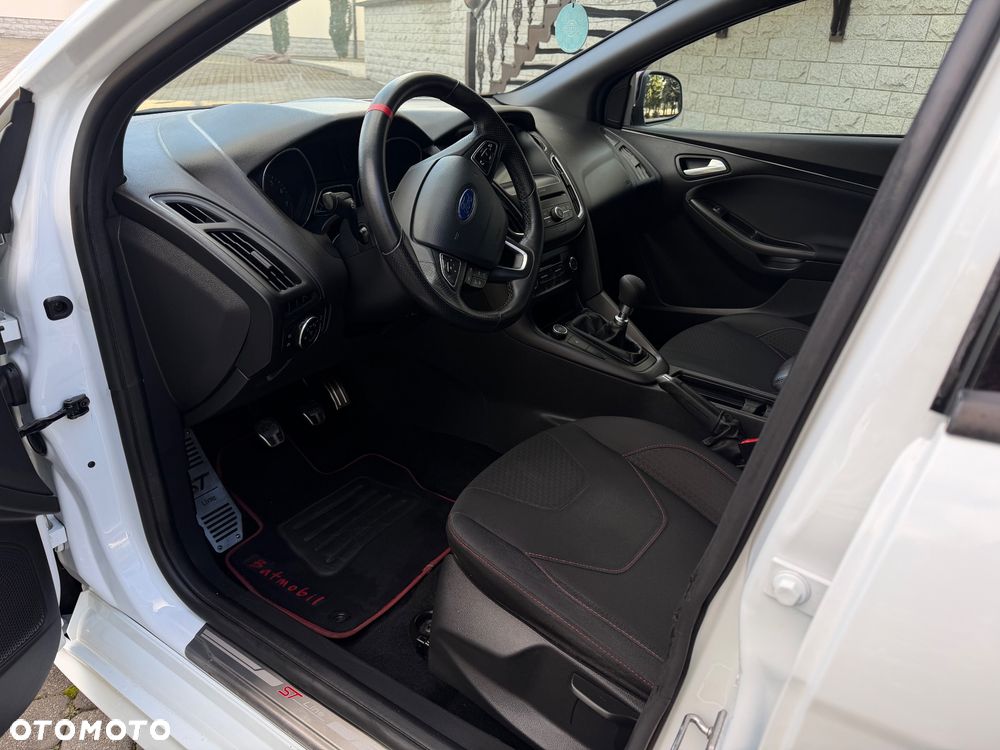 Ford Focus 1.5 EcoBoost ST-Line - 22