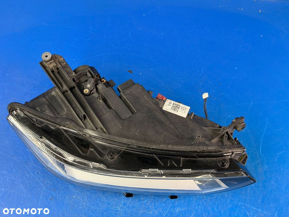 PRAWY FULL LED VW PASSAT B8 EUROPA BDB VALEO - 3