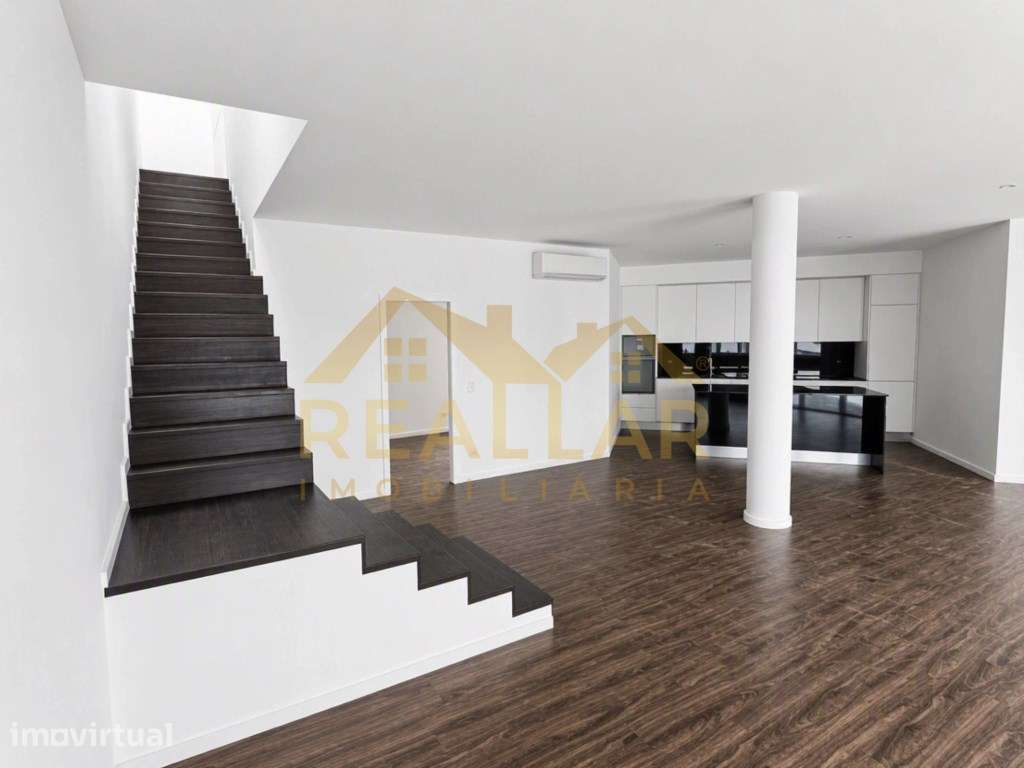 Apartamento T3 Renovado em Lordelo do Ouro - Porto - Grande imagem: 3/25