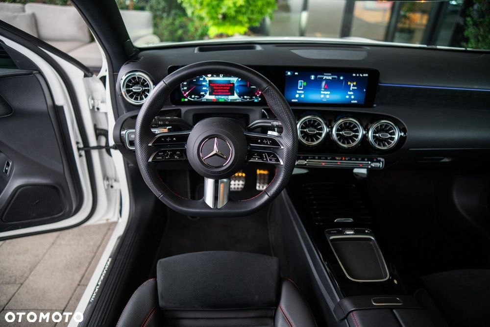 Mercedes-Benz Klasa A 250 e PHEV AMG Line 8G-DCT - 20