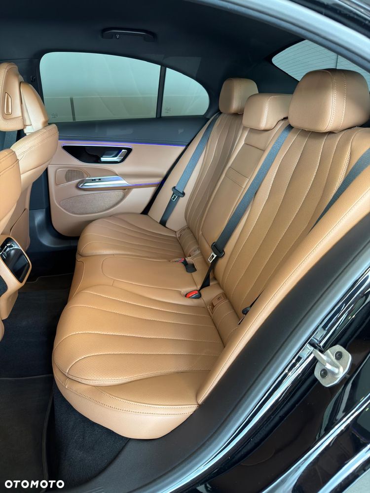 Mercedes-Benz Klasa E 220 d mHEV 4-Matic Exclusive 9G-Tronic - 15