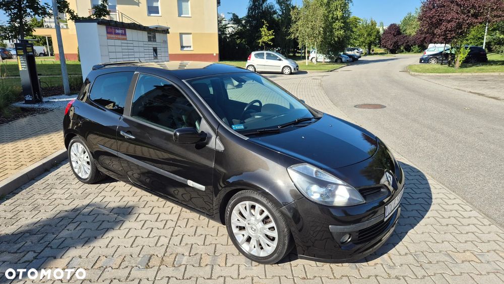 Renault Clio 1.6 Confort Privilege - 1