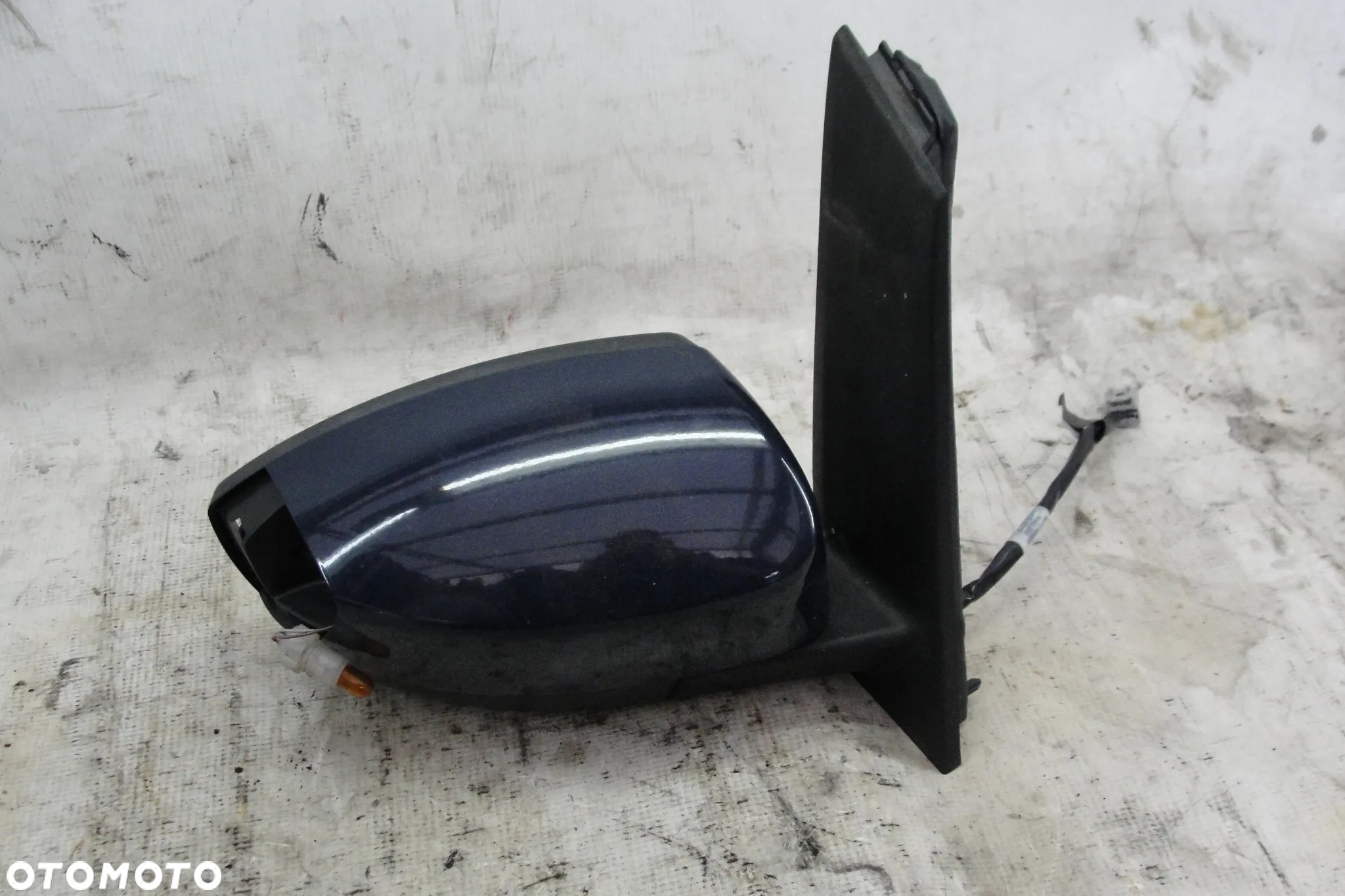 LUSTERKO PRAWE 6 PIN FORD C-MAX MK2 - 2