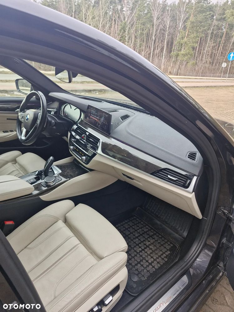 BMW Seria 5 530i M Sport Edition - 10