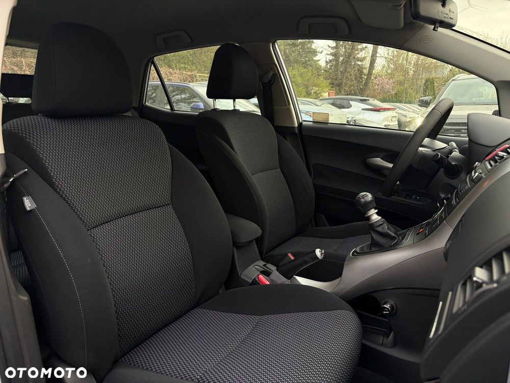Toyota Auris 1.6 2010 - 26