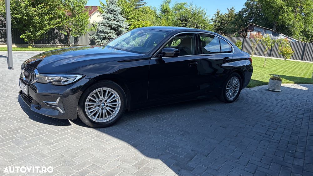 BMW Seria 3 320i Aut. Luxury Line - 30