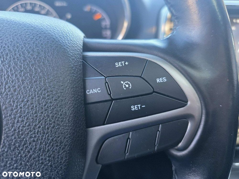 Jeep Grand Cherokee - 13