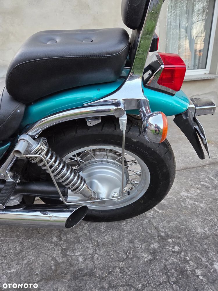 Suzuki Intruder - 8